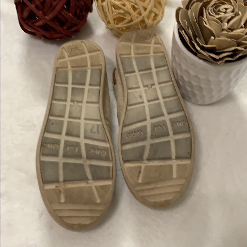 TOMS - Picture 4 of 7